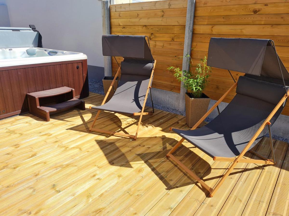 A Fleur De Spa : Maison Chaleureuse Avec Spa Privatif Et Billard. Coulogne Buitenkant foto